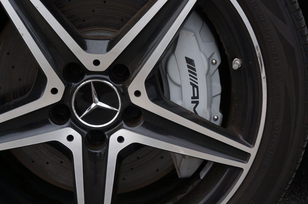 2017 Mercedes-Benz C-Class Image 24