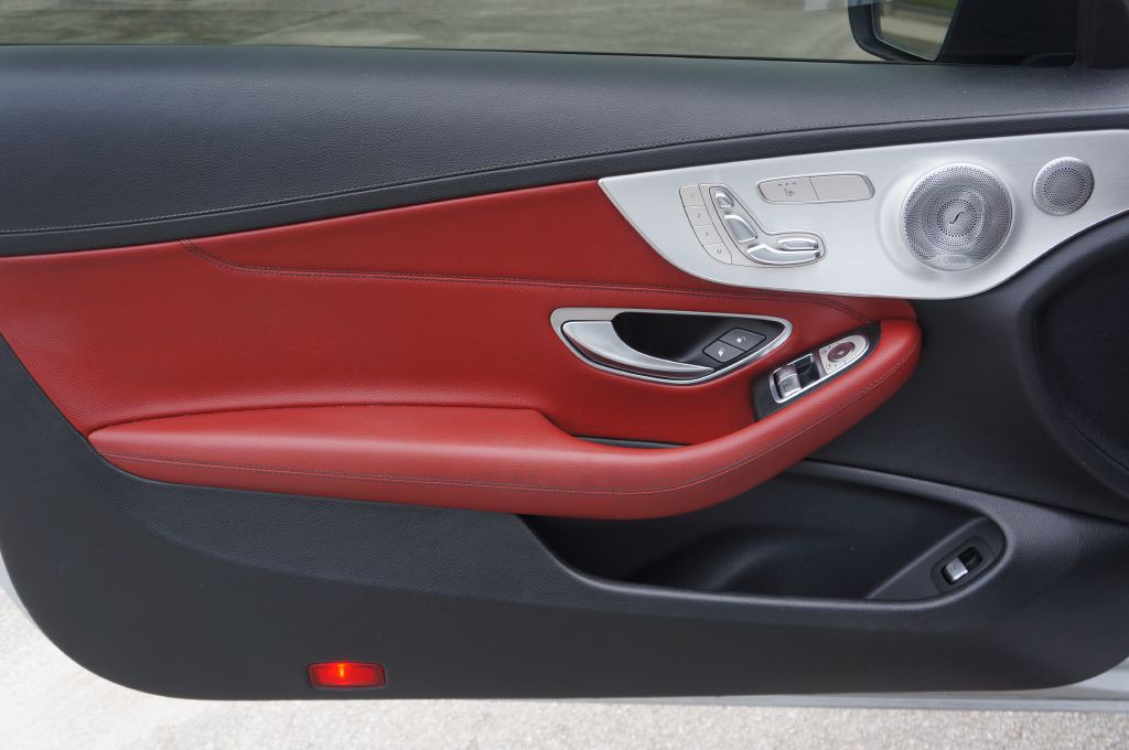 2017 Mercedes-Benz C-Class Image 26