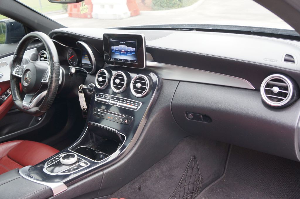 2017 Mercedes-Benz C-Class Image 35