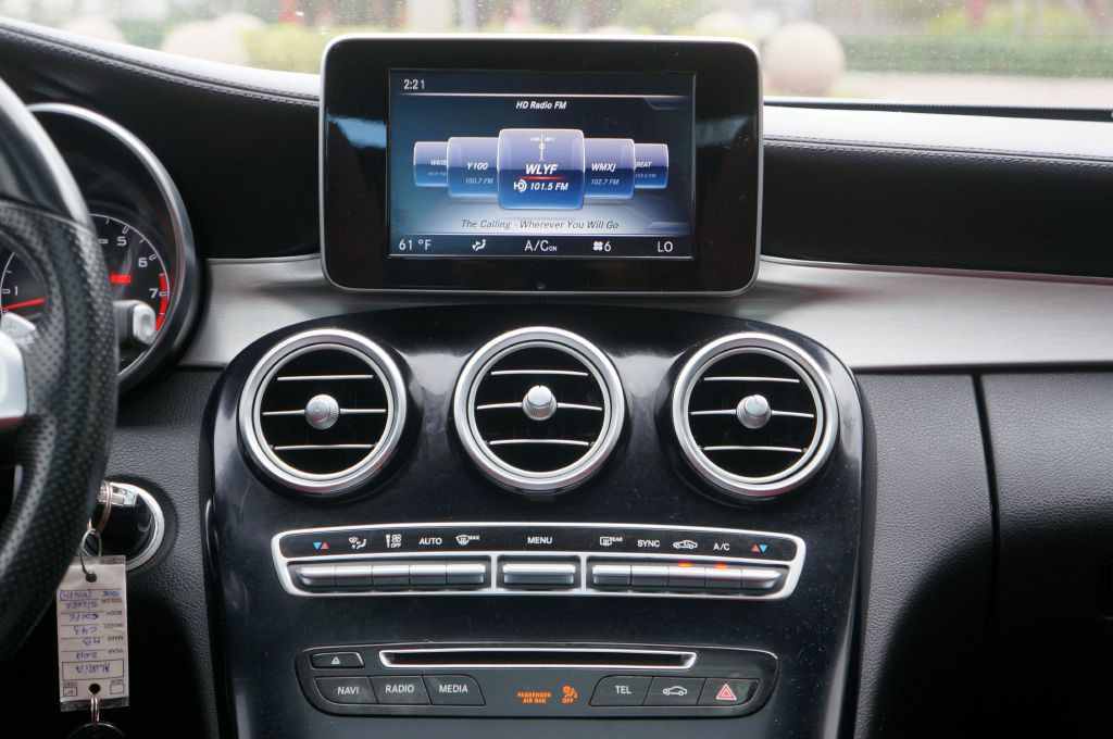 2017 Mercedes-Benz C-Class Image 40