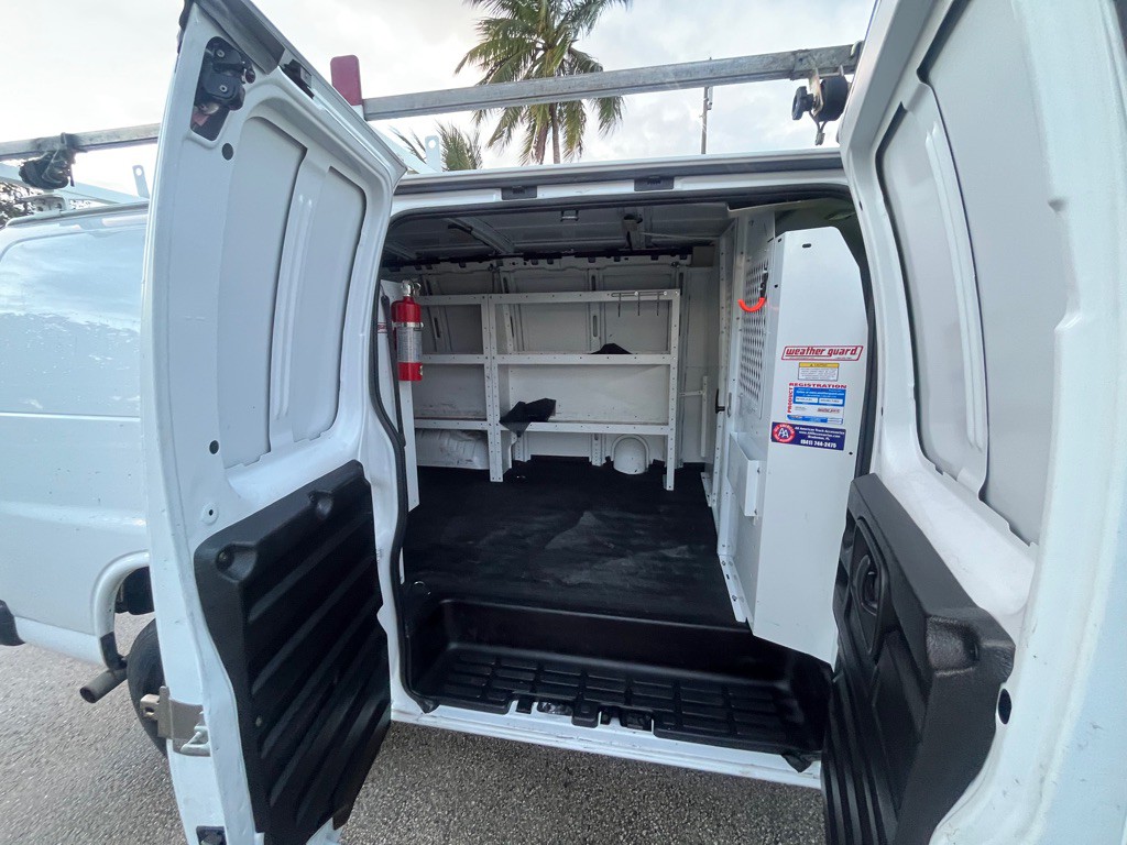 2020 GMC Savana Image 3