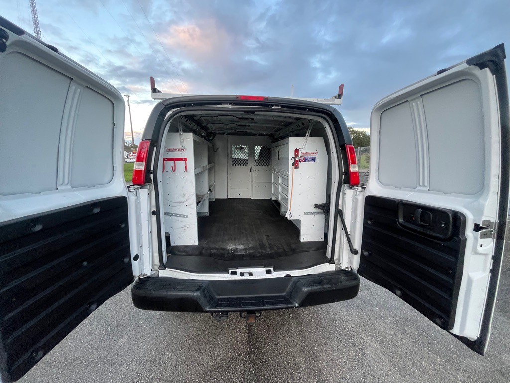 2020 GMC Savana Image 4