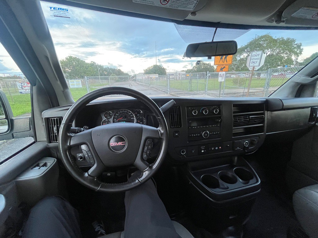 2020 GMC Savana Image 7