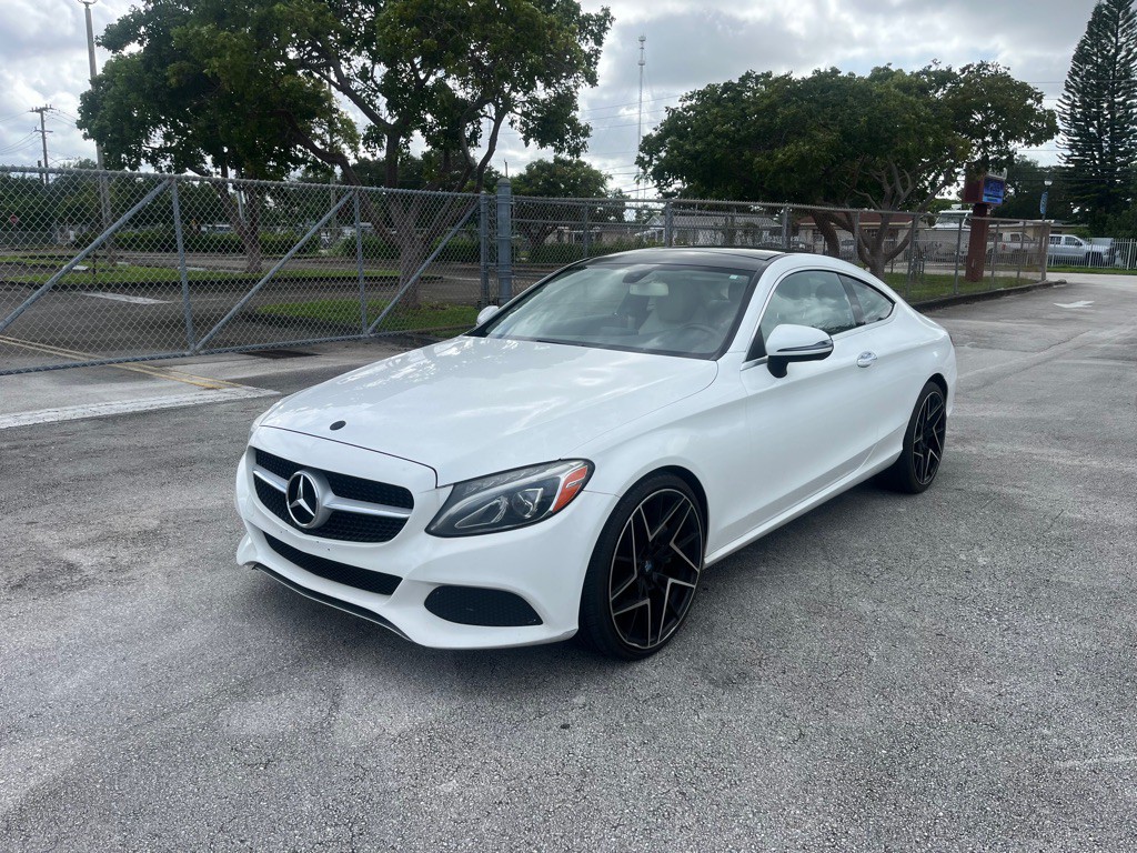 2017 Mercedes-Benz C-Class Image 1
