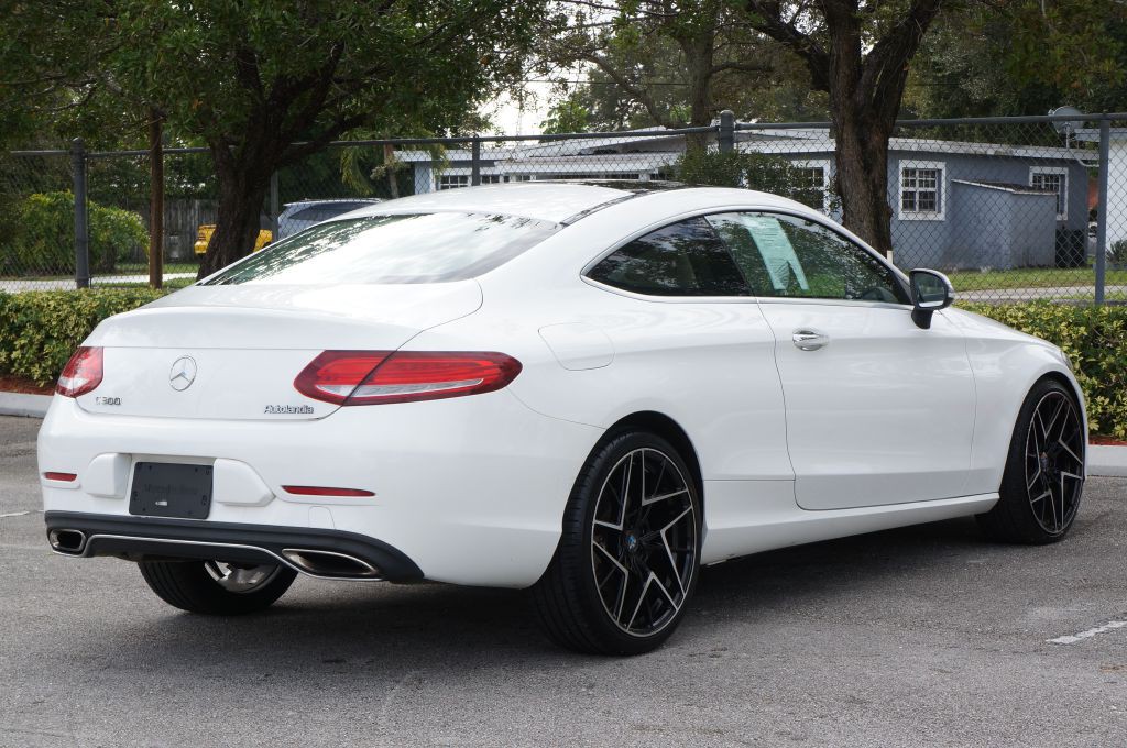 2017 Mercedes-Benz C-Class Image 14