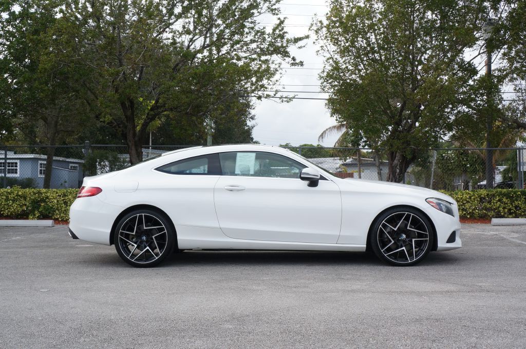 2017 Mercedes-Benz C-Class Image 15