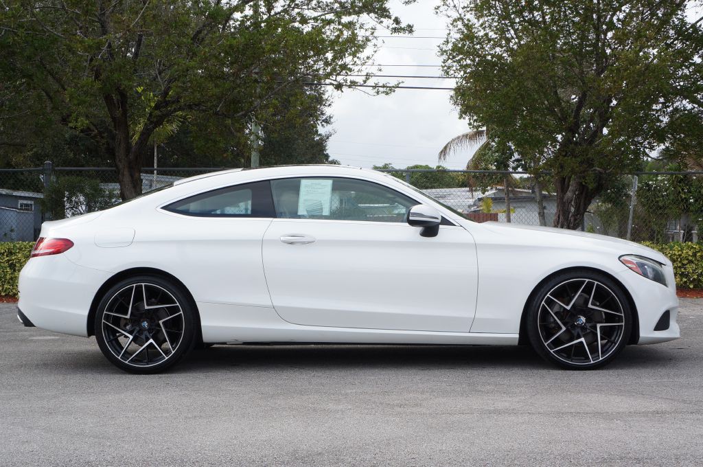 2017 Mercedes-Benz C-Class Image 16