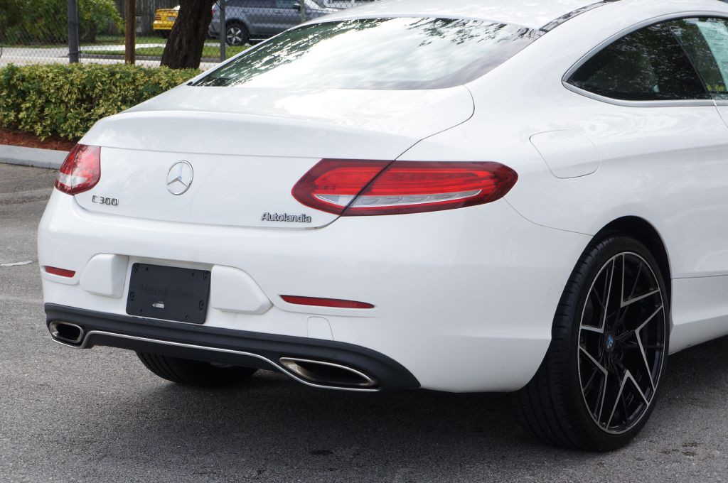 2017 Mercedes-Benz C-Class Image 18