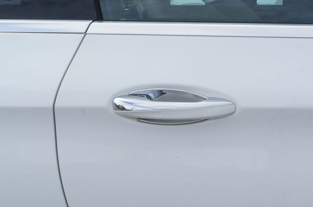 2017 Mercedes-Benz C-Class Image 20