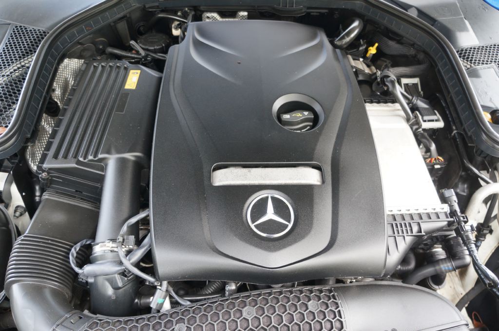 2017 Mercedes-Benz C-Class Image 23