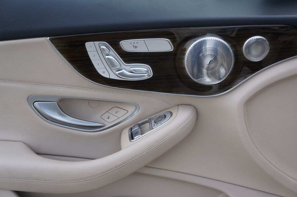 2017 Mercedes-Benz C-Class Image 25