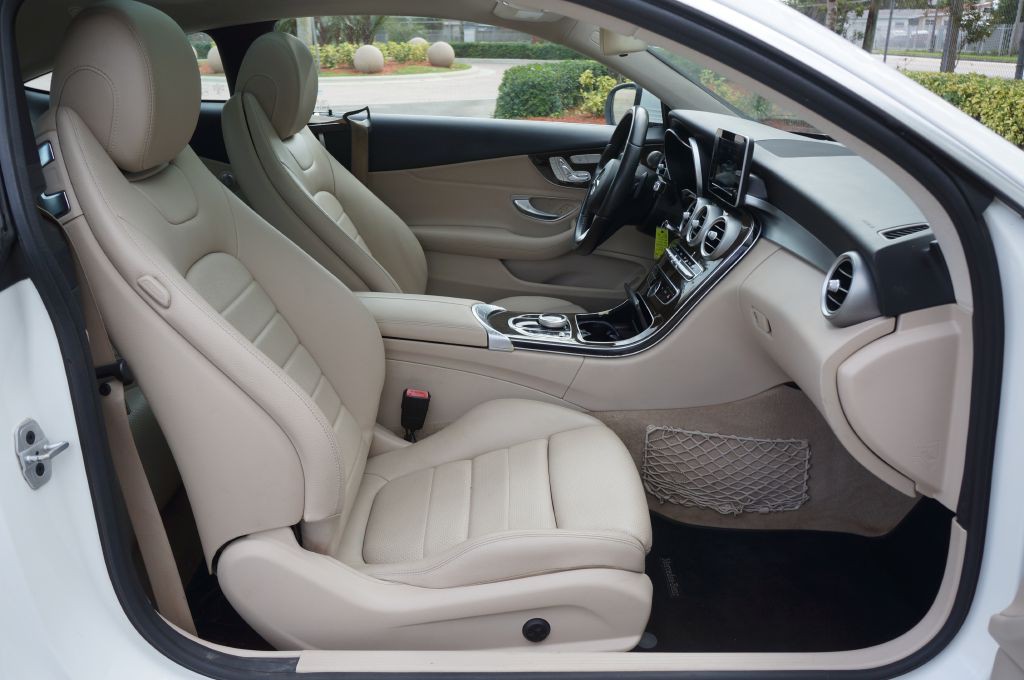 2017 Mercedes-Benz C-Class Image 35