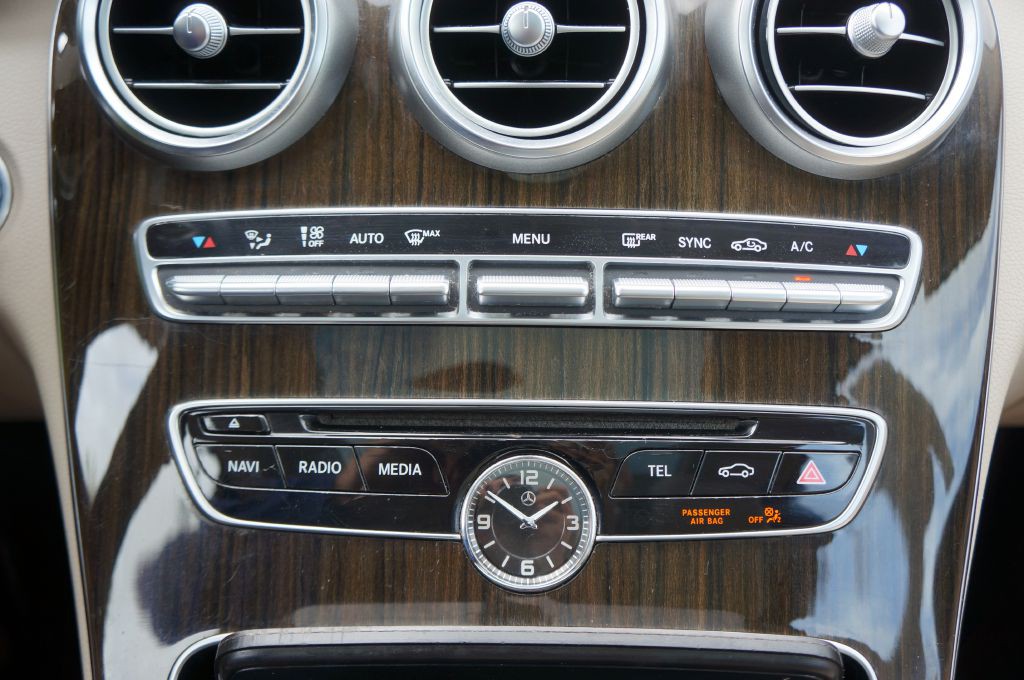 2017 Mercedes-Benz C-Class Image 45