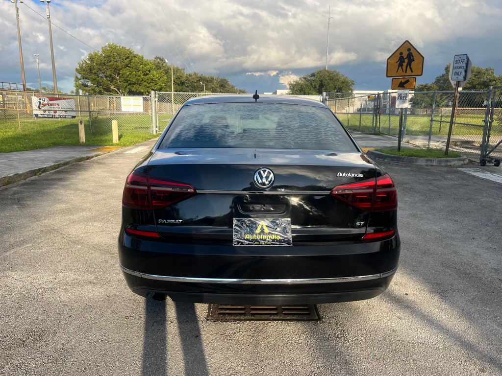 2017 Volkswagen Passat Image 4