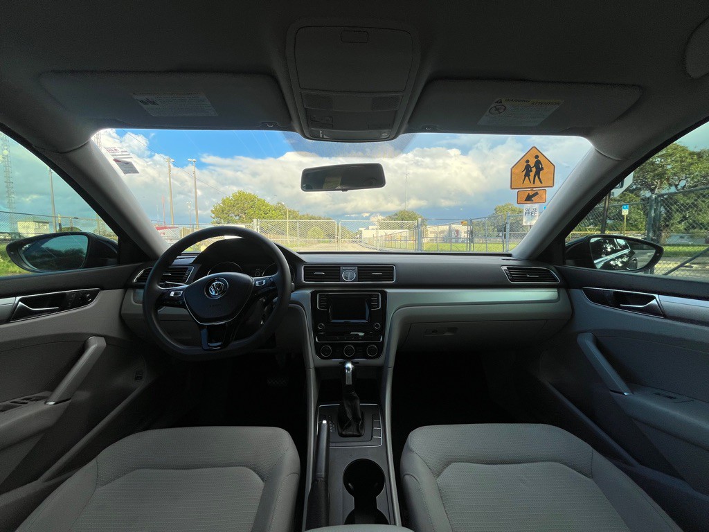 2017 Volkswagen Passat Image 6
