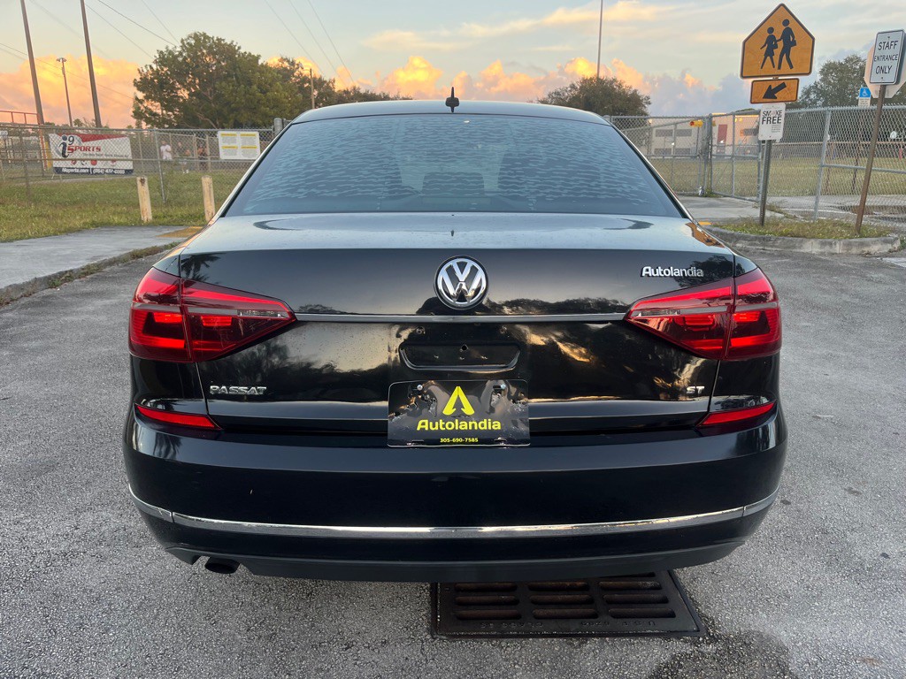 2017 Volkswagen Passat Image 4