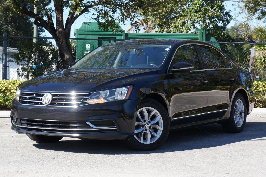 2017 Volkswagen Passat Image 2
