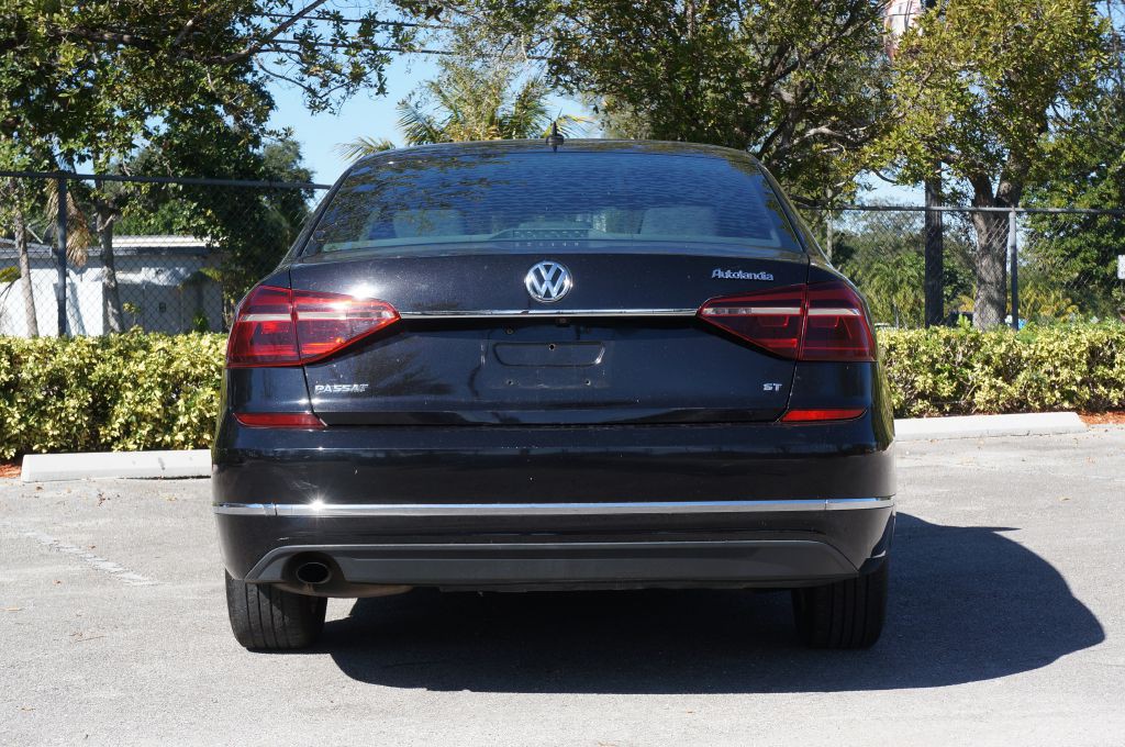 2017 Volkswagen Passat Image 11