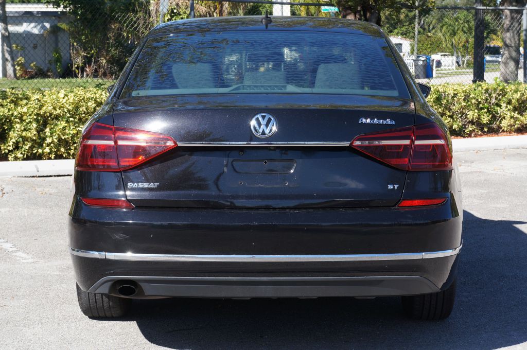 2017 Volkswagen Passat Image 12
