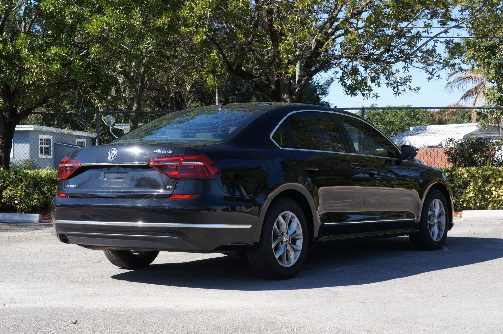 2017 Volkswagen Passat Image 13