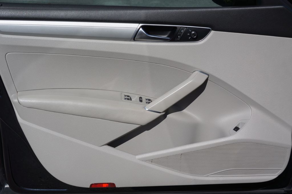 2017 Volkswagen Passat Image 22