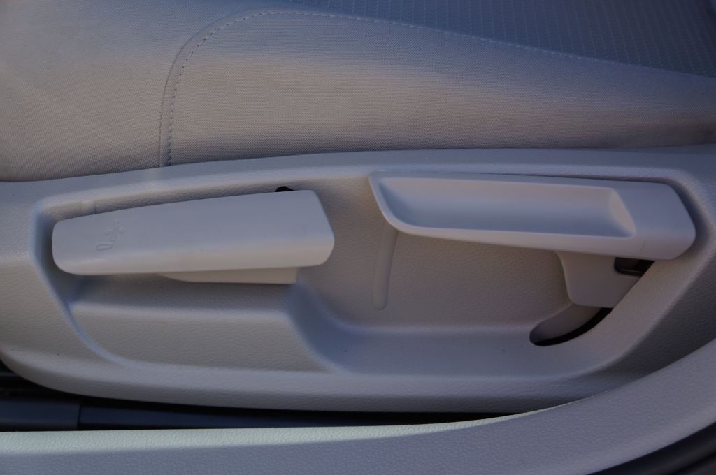 2017 Volkswagen Passat Image 26