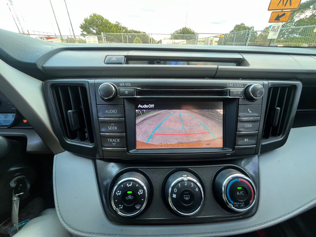 2013 Toyota Rav4 Image 9