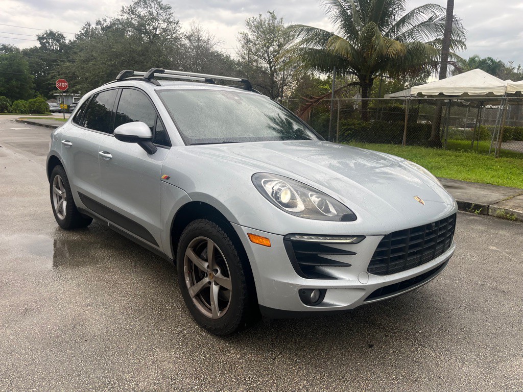 2017 Porsche Macan Image 3