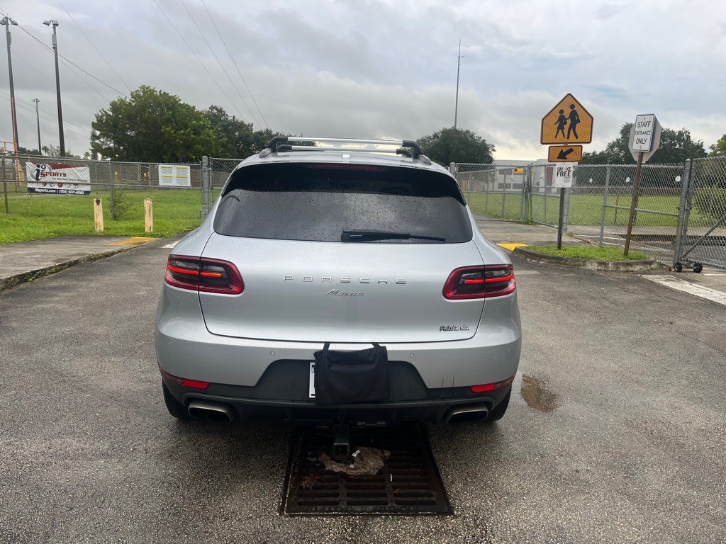 2017 Porsche Macan Image 5