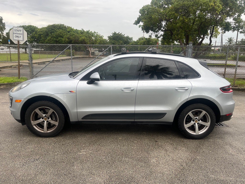 2017 Porsche Macan Image 6