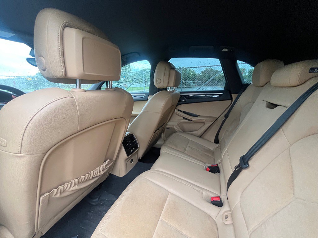 2017 Porsche Macan Image 7