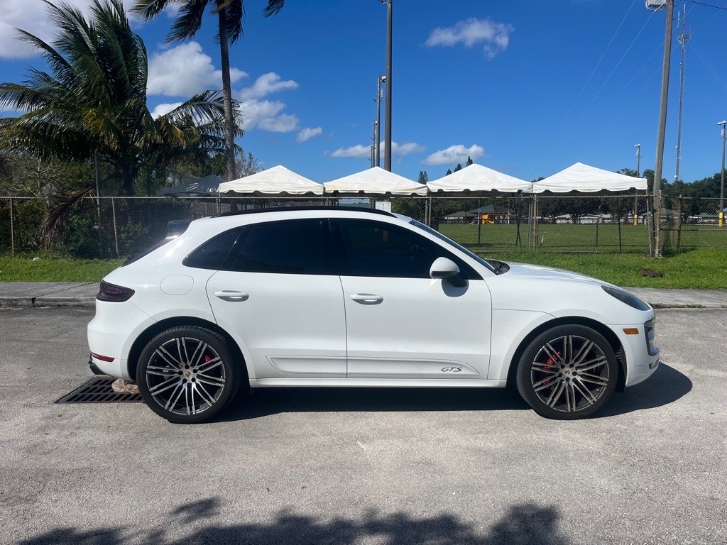 2017 Porsche Macan Image 3