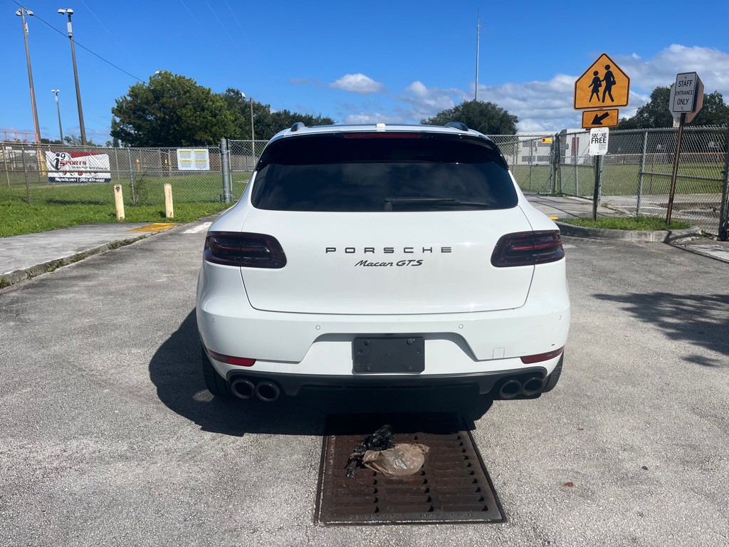 2017 Porsche Macan Image 4