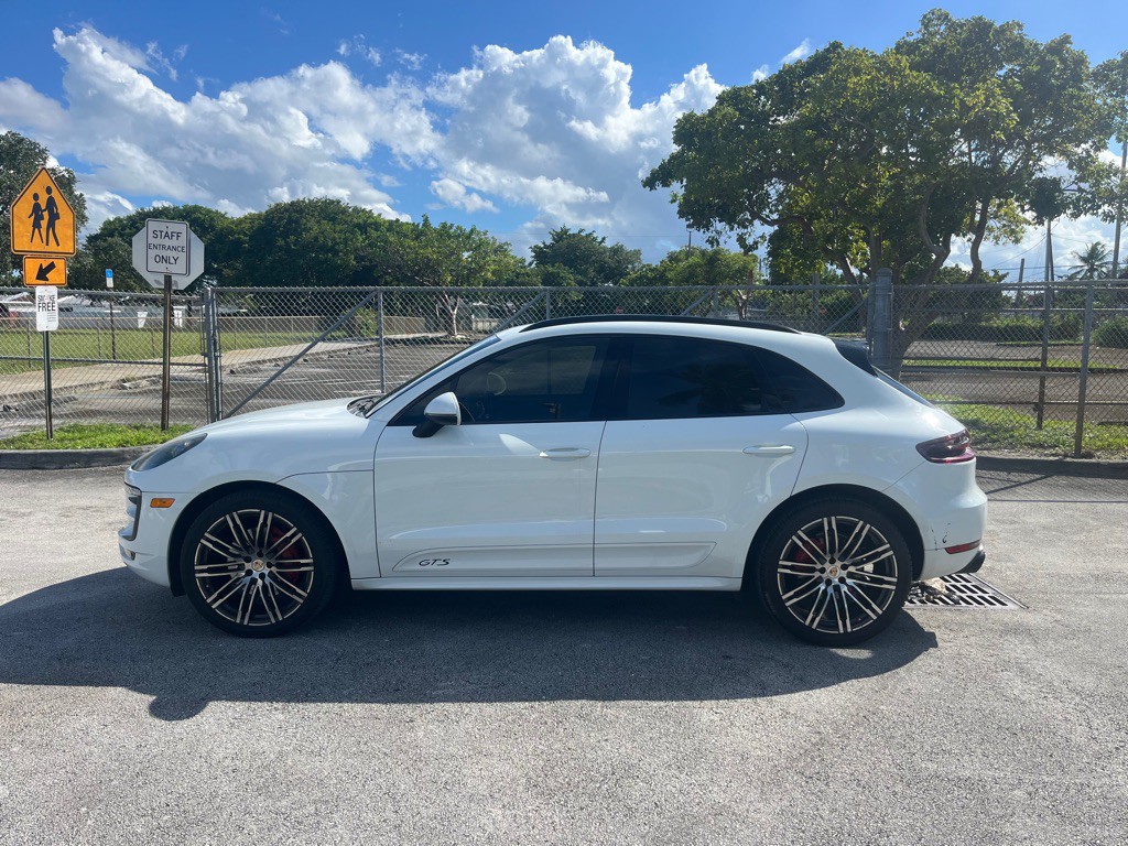 2017 Porsche Macan Image 5