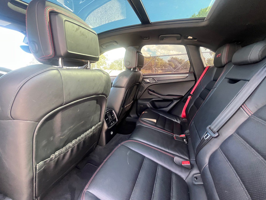2017 Porsche Macan Image 6