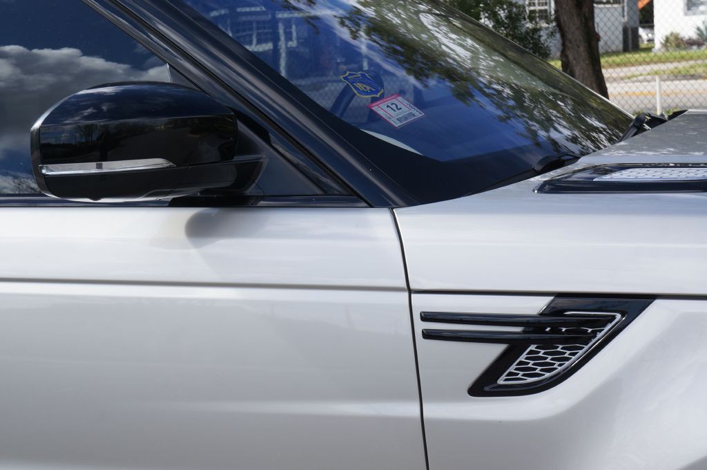 2016 Land Rover Range Rover Sport Image 19