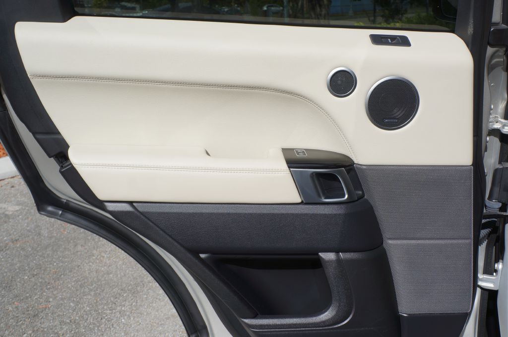 2016 Land Rover Range Rover Sport Image 32