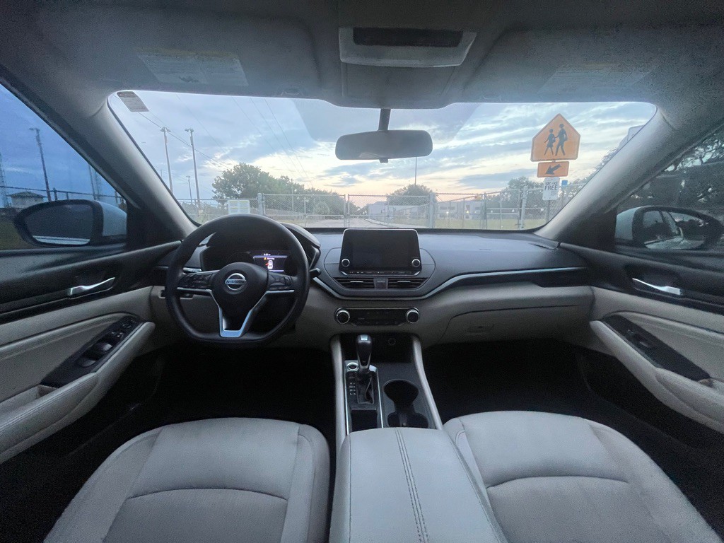 2019 Nissan Altima Image 7