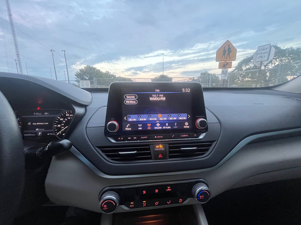 2019 Nissan Altima Image 9