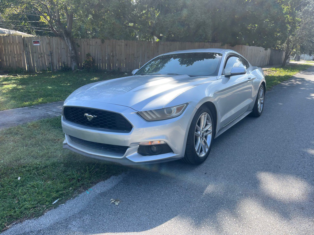 2015 Ford Mustang Image 1