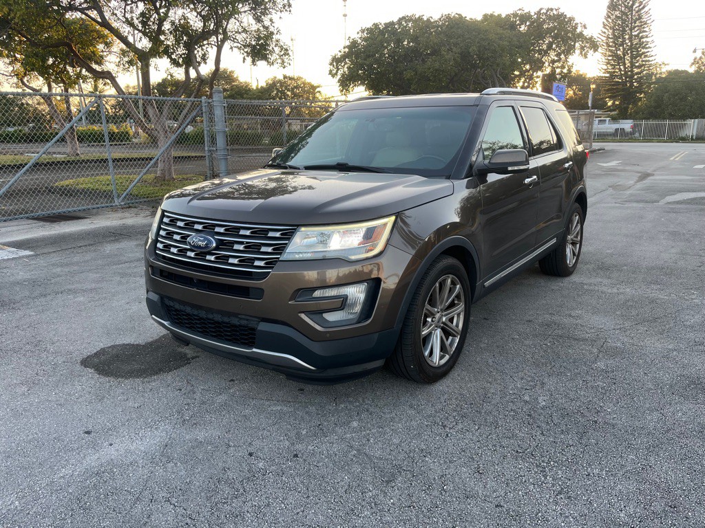 2016 Ford Explorer Image 1