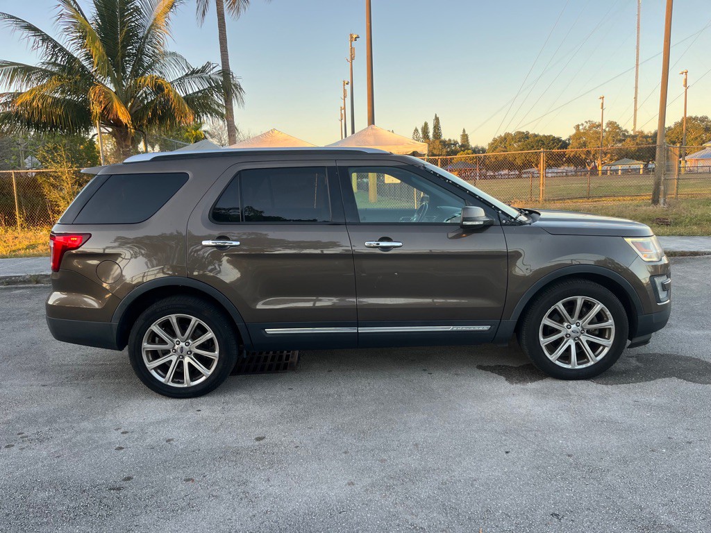 2016 Ford Explorer Image 3