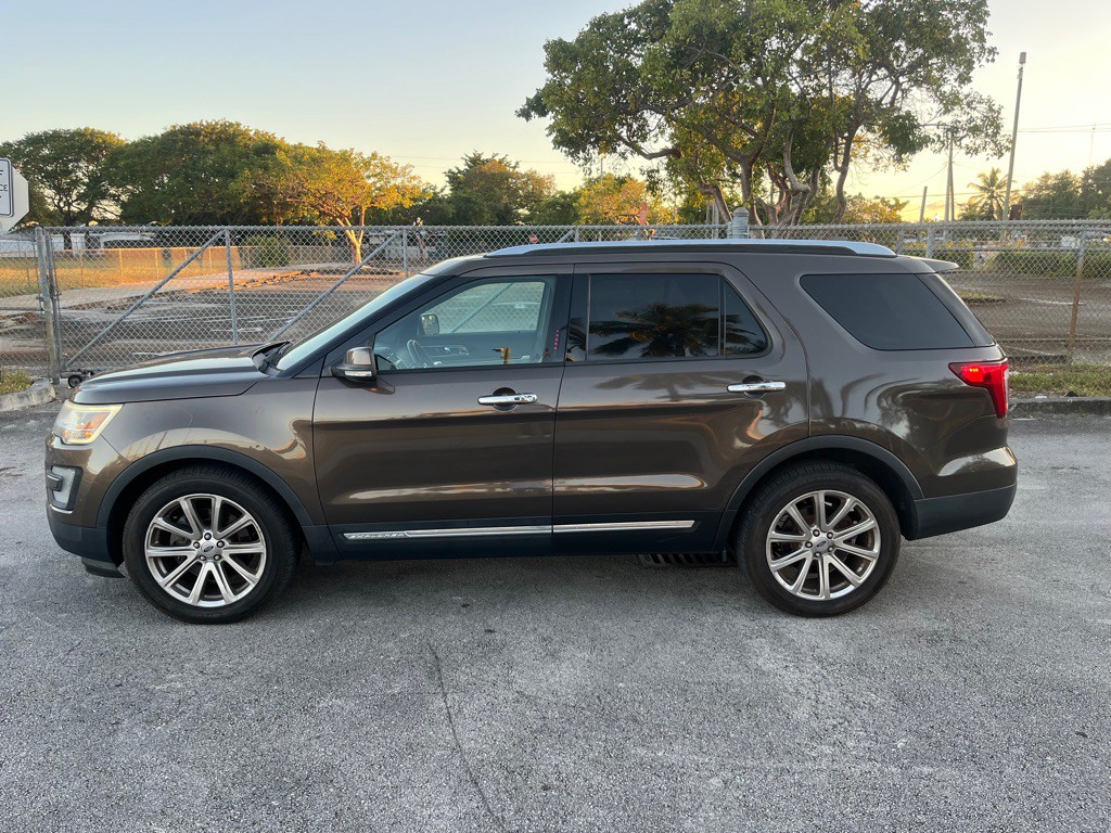 2016 Ford Explorer Image 5