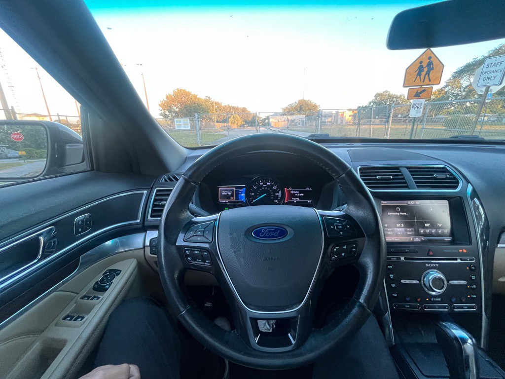 2016 Ford Explorer Image 9