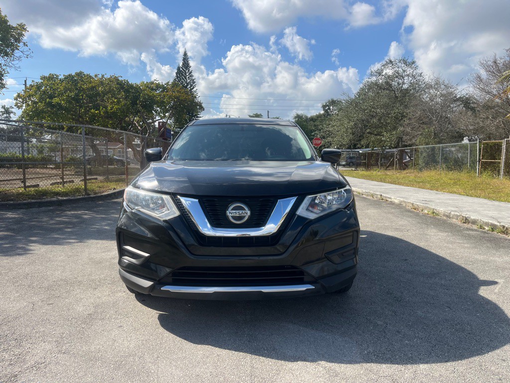 2018 Nissan Rogue Image 2