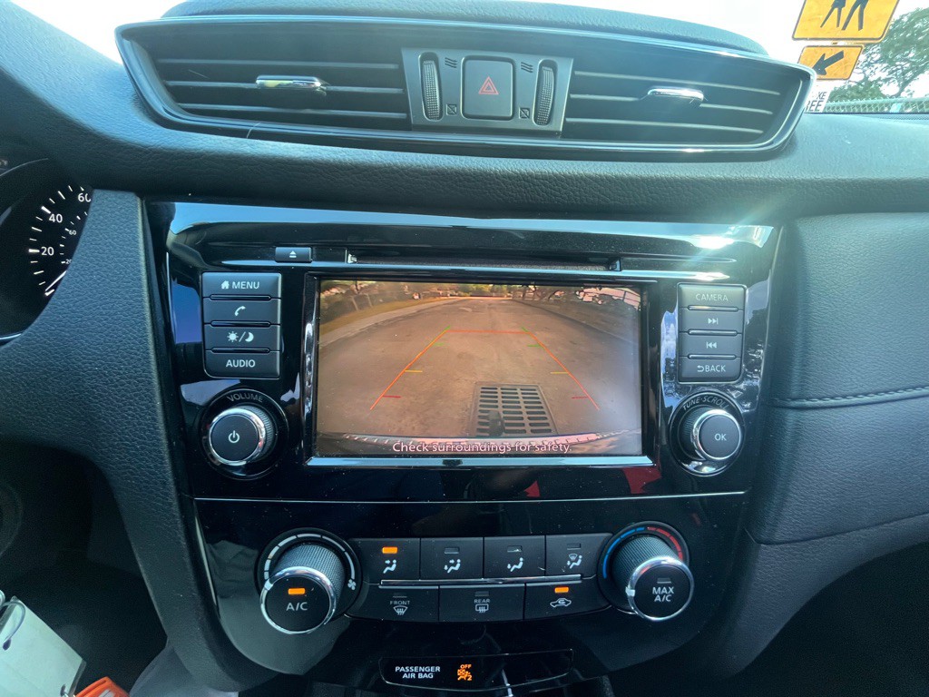 2018 Nissan Rogue Image 9