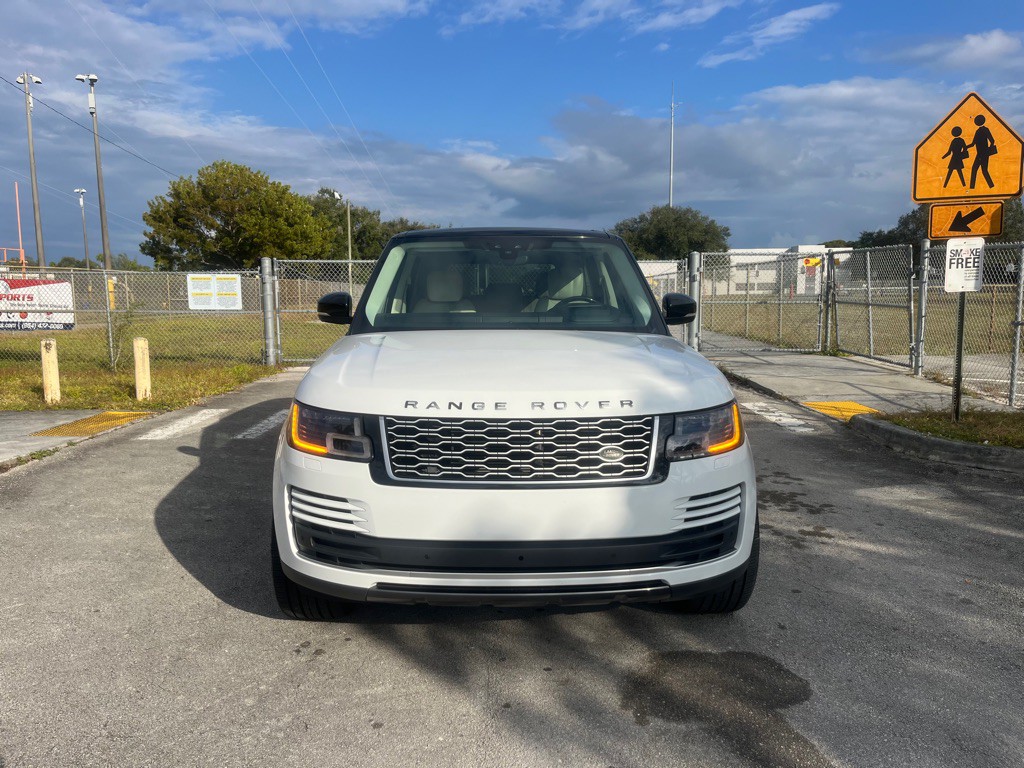2018 Land Rover Range Rover Image 2