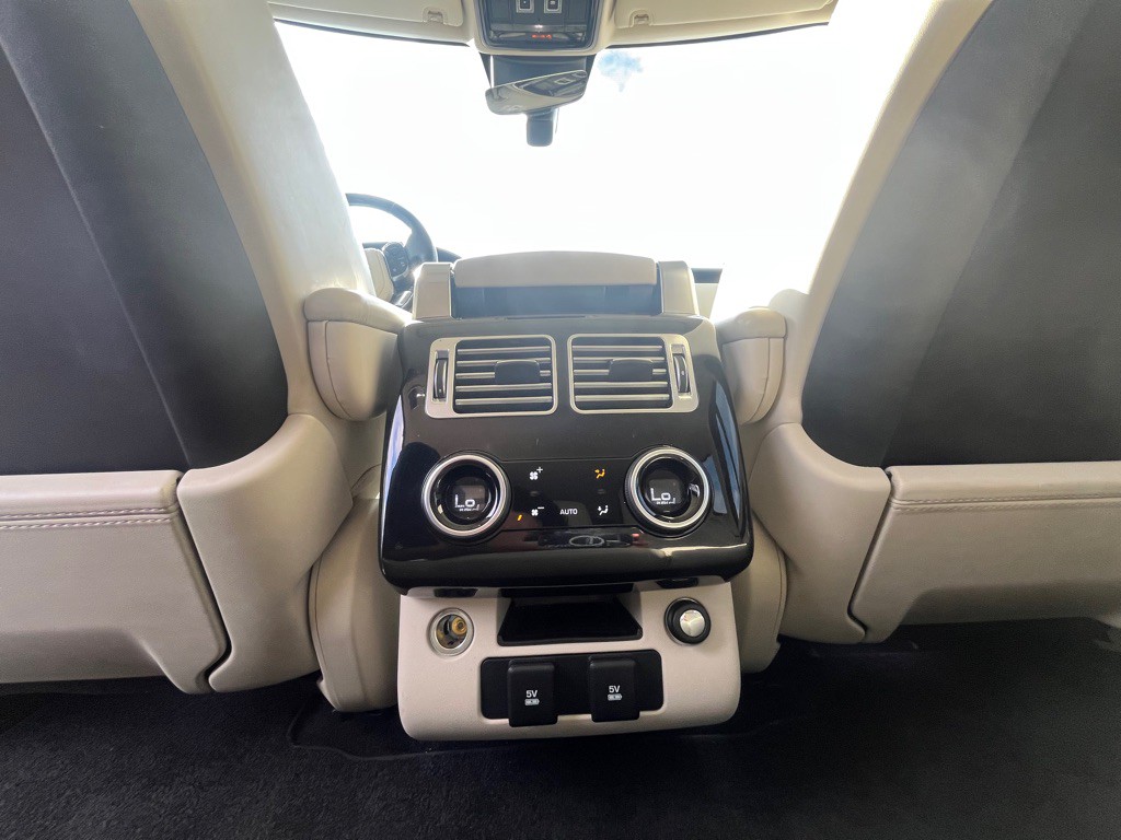 2018 Land Rover Range Rover Image 9