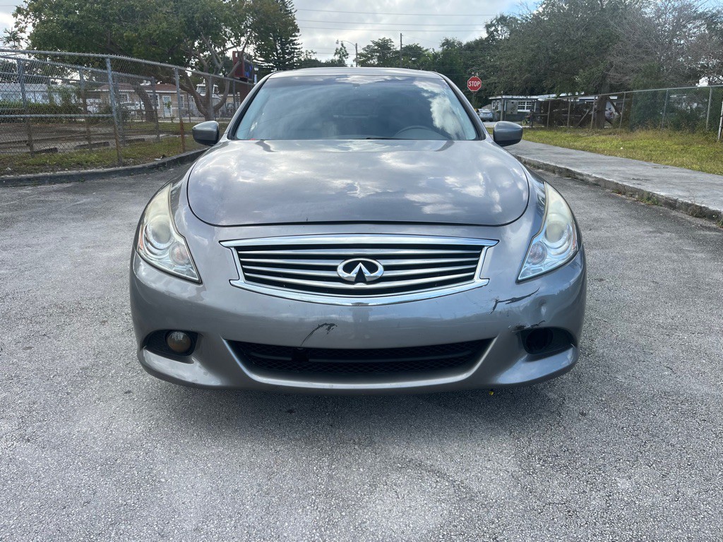 2015 INFINITI Q40 Image 2