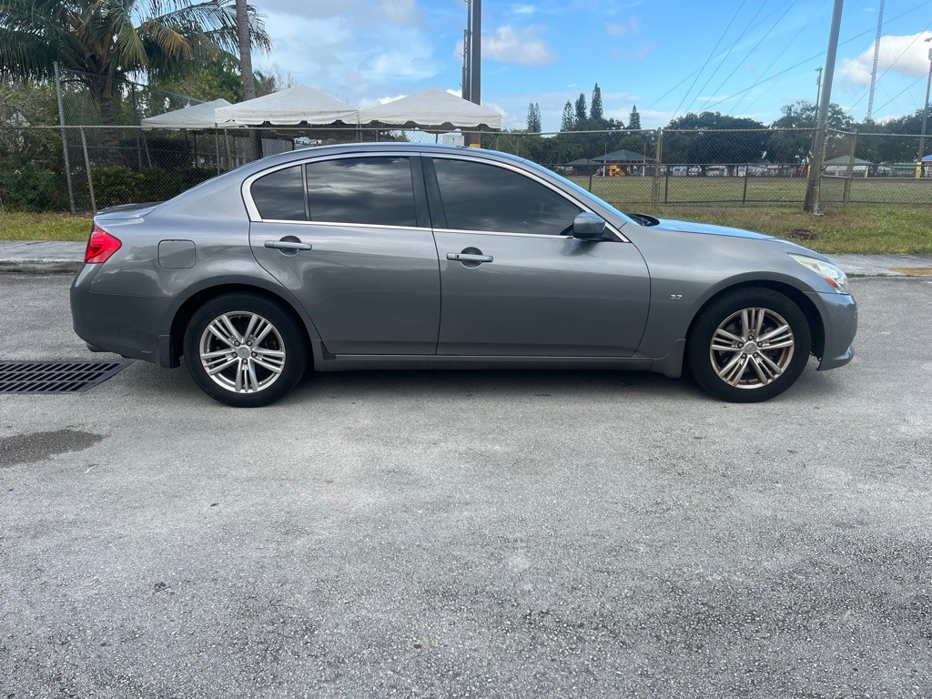 2015 INFINITI Q40 Image 3